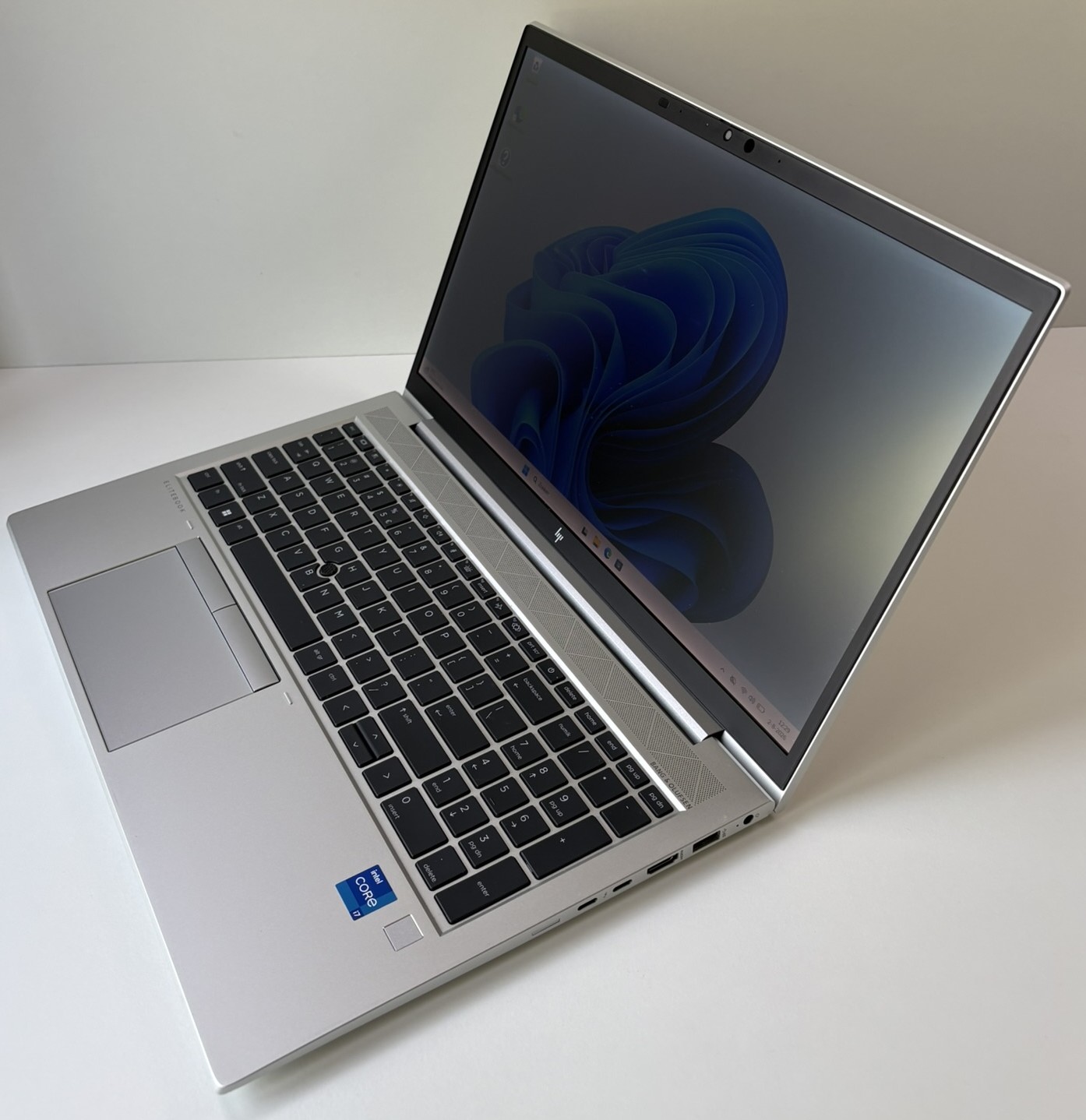 HP EliteBook 850 G8 Intel Core i7-1185G7 16GB DDR4 512GB SSD 15,6 inch Full HD Refurbished 2 HP EliteBook 850 G8 Intel Core i7-1185G7 16GB DDR4 512GB SSD 15,6 inch Full HD Refurbished - Afbeelding 2